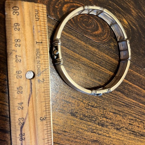 Fleur De Lis Silver Stretch Bracelet - Picture 4 of 4